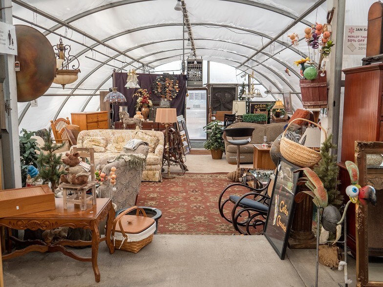 More Photos Of 807 Wilcox St, Castle Rock Storefront For Sale