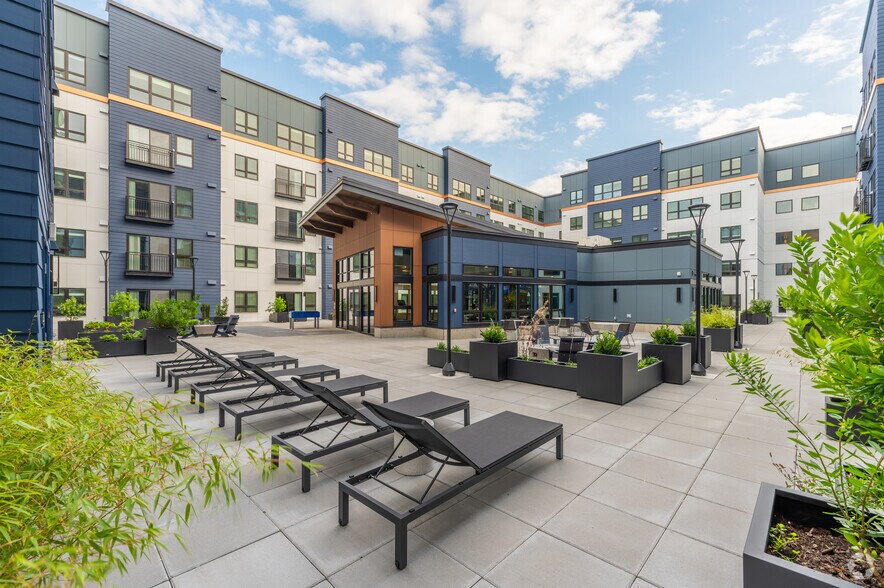 More Photos Of 631 SW 150th St, Burien Apartments For Lease