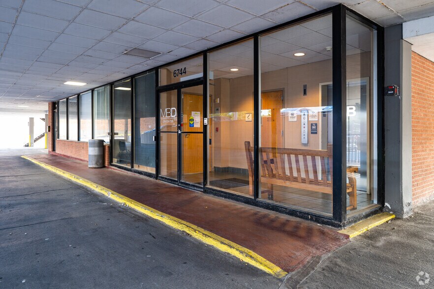 More Photos Of 6744 Clayton Rd, Richmond Heights Medical For Sale