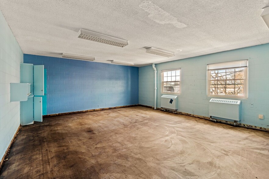 More Photos Of 1140 Cherokee Rd, Louisville Hotel For Sale