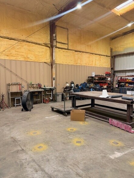 More Photos Of 413 Lee Rd, Mineral Wells Warehouse For Sale