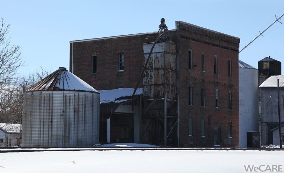 More Photos Of 203 S Main St, Mount Victory Manufacturing For Sale