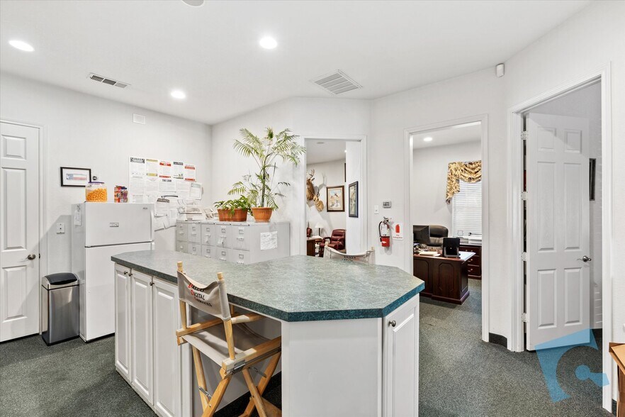 More Photos Of 5316 Bransford Rd, Colleyville Office For Sale