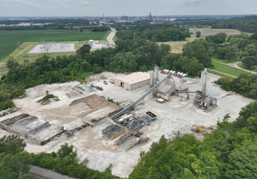 More Photos Of 5010 Old Alton Edwardsville Rd, Edwardsville Industrial For Sale