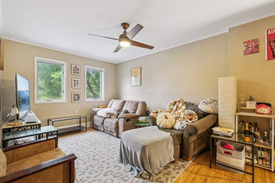 More Photos Of 1271 7th St W, Saint Paul Apartments For Sale