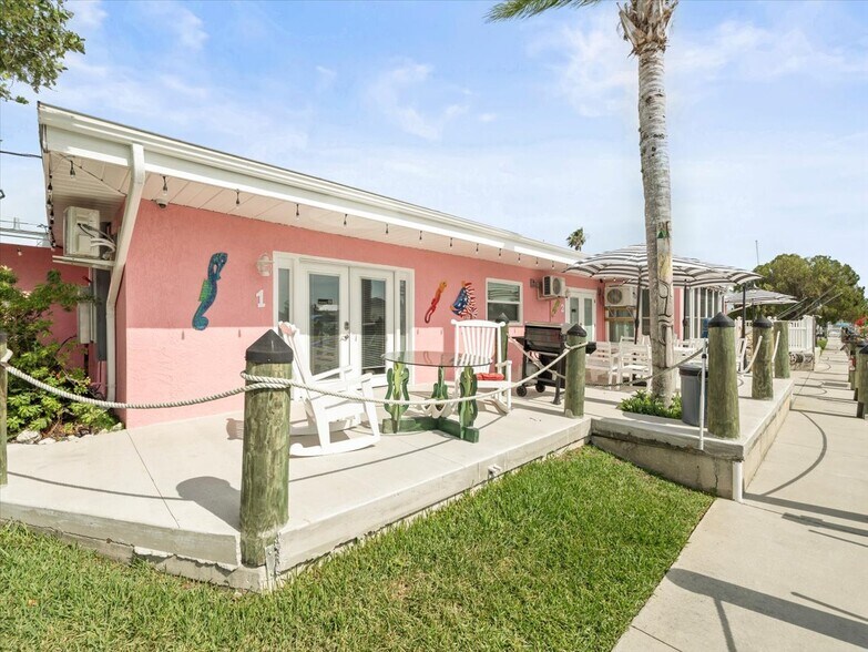 More Photos Of 4291 Shoal Line Blvd, Spring Hill Hotel For Sale