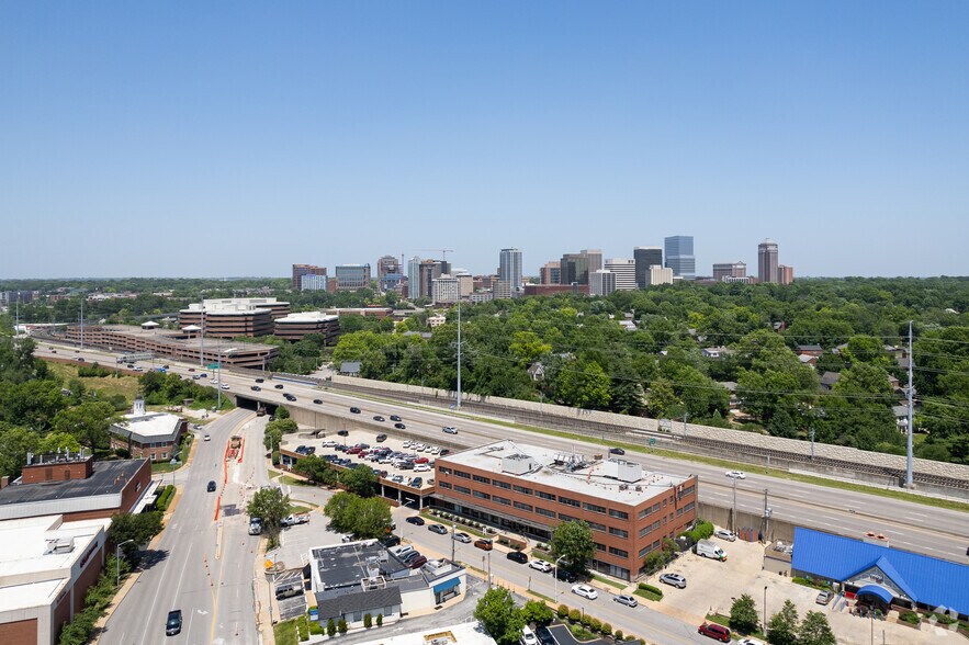 More Photos Of 950 Francis Pl, Clayton Medical For Sale