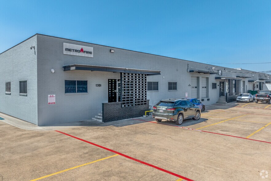 Primary Photo Of 11301-11345 Indian Trl, Dallas Warehouse For Lease