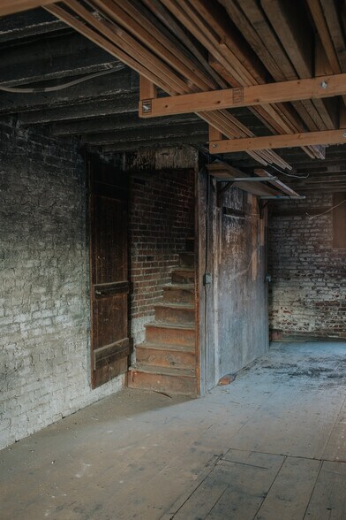 More Photos Of 32 Chambers St, Newburgh Light Manufacturing For Sale