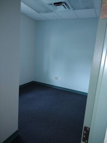 More Photos Of 1417 S Belcher Rd, Clearwater Office For Sale