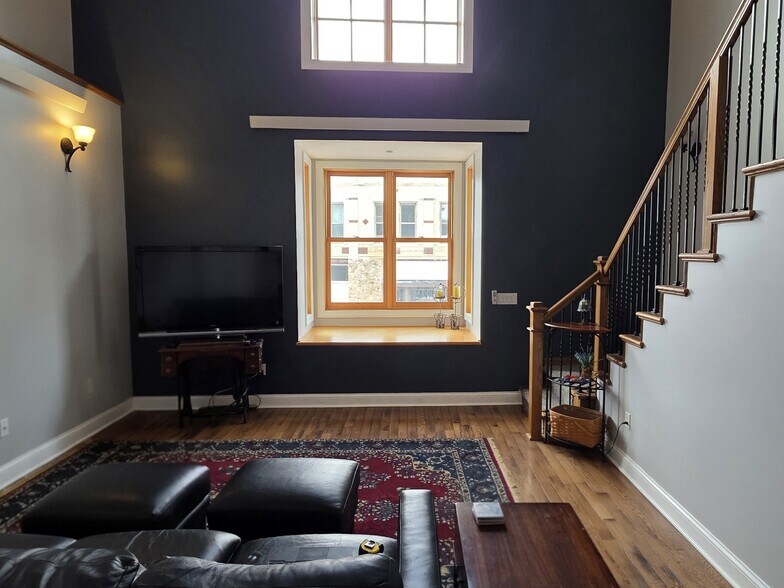 More Photos Of 169-173 E Chestnut St, Burlington Storefront Retail Residential For Sale