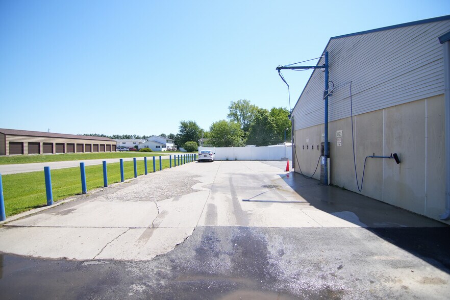 More Photos Of 353 Main St, Onsted Carwash For Sale