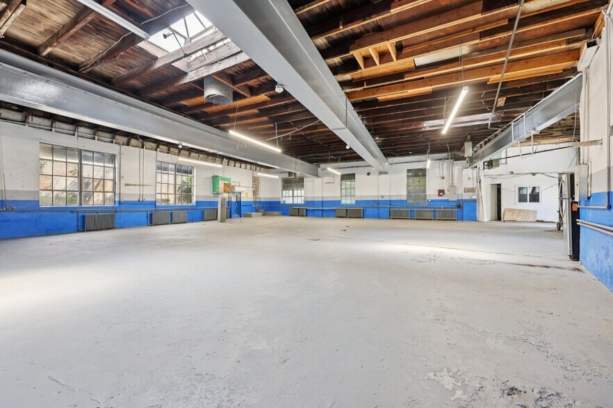 More Photos Of 3136 Summit Ave, Union City Storefront Retail Residential For Lease
