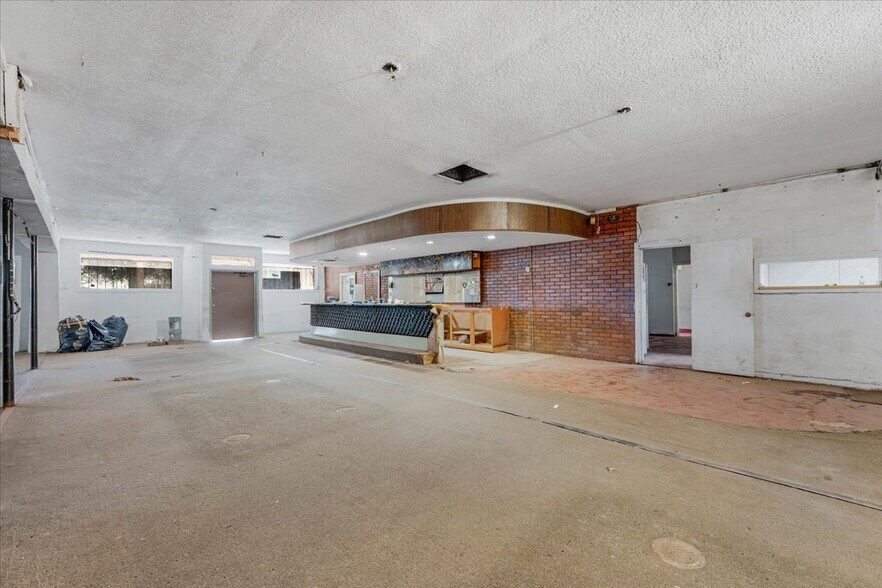 More Photos Of 624 Park Blvd, Orange Cove General Retail For Sale
