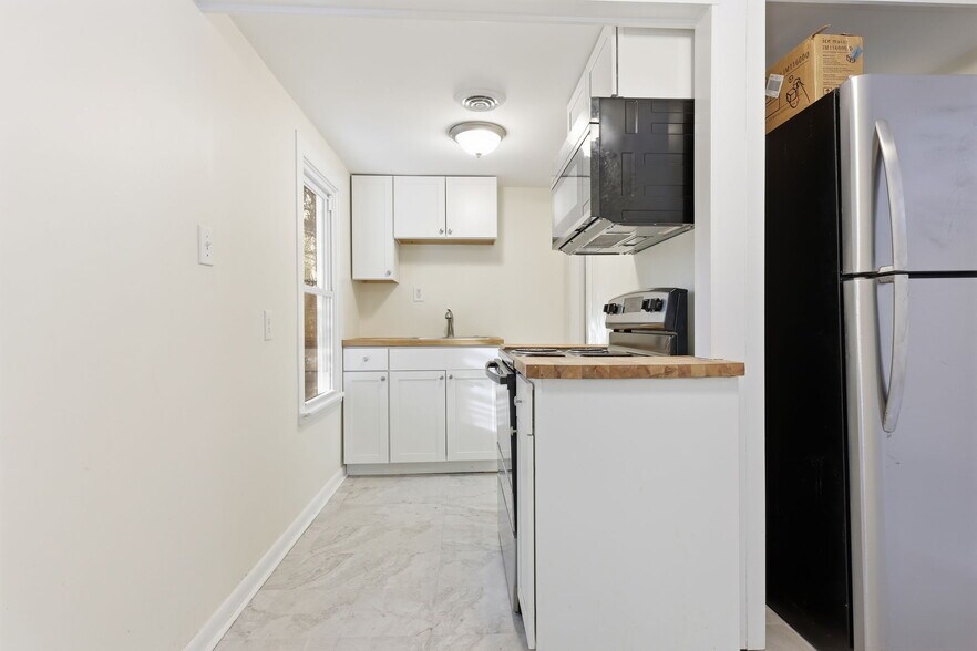 More Photos Of 2695 Main St, Lawrence Apartments For Sale