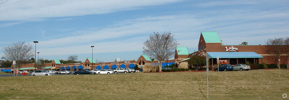 More Photos Of 500-692 Hanes Mall Blvd, Winston-Salem Unknown For Lease