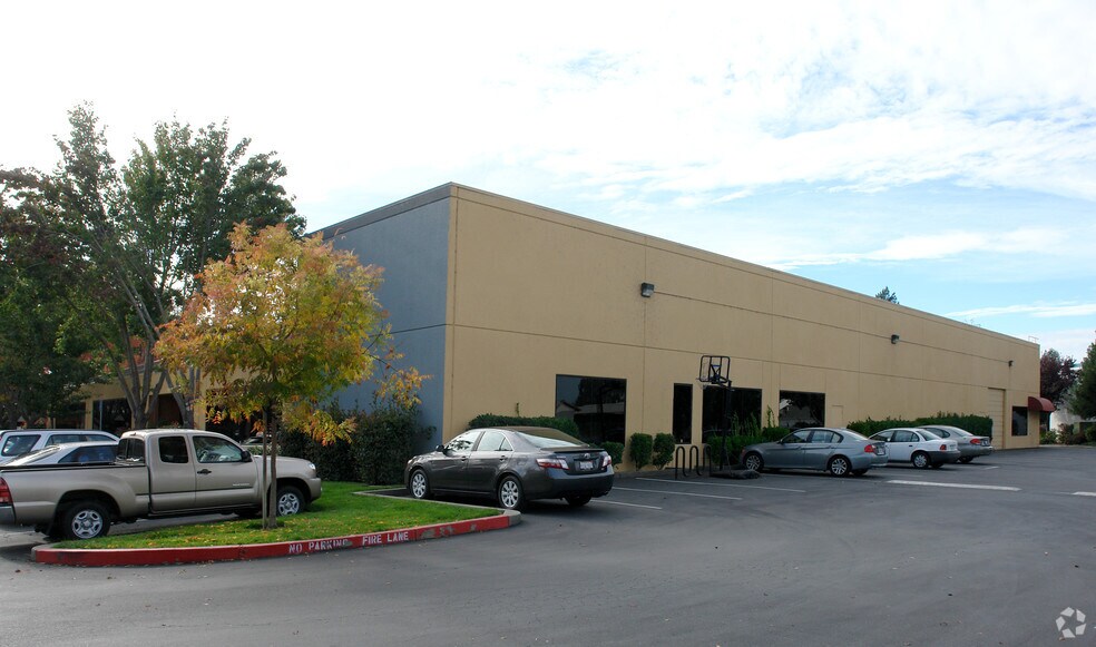 More Photos Of 1360 Redwood Way, Petaluma Office For Lease