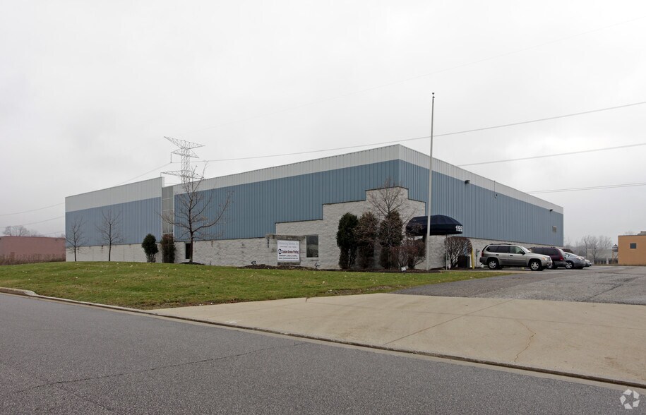 More Photos Of 1953 Case Pky S, Twinsburg Warehouse For Lease