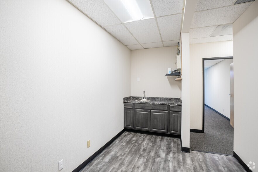 More Photos Of 3914 Murphy Canyon, San Diego Unknown For Lease