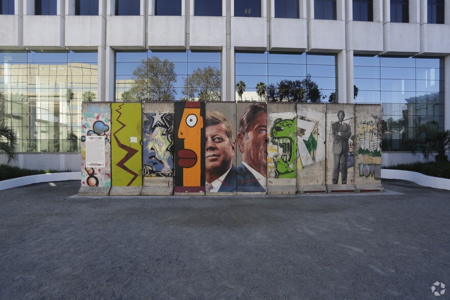 More Photos Of 5900 Wilshire Blvd, Los Angeles Office For Sale