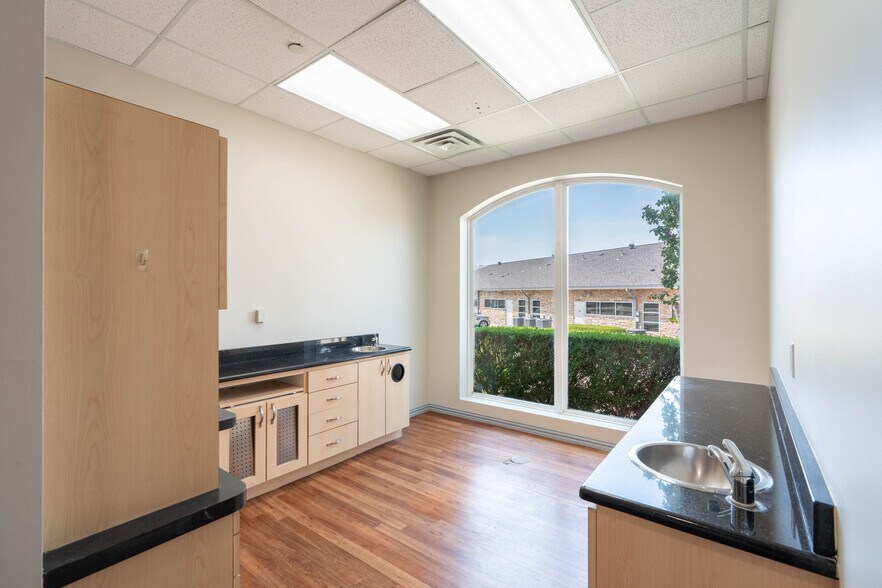 More Photos Of 175 S Ridge Rd, McKinney Medical For Lease
