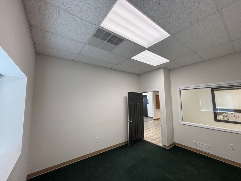 More Photos Of 2415 Ponderosa Dr, Lawrence Warehouse For Lease