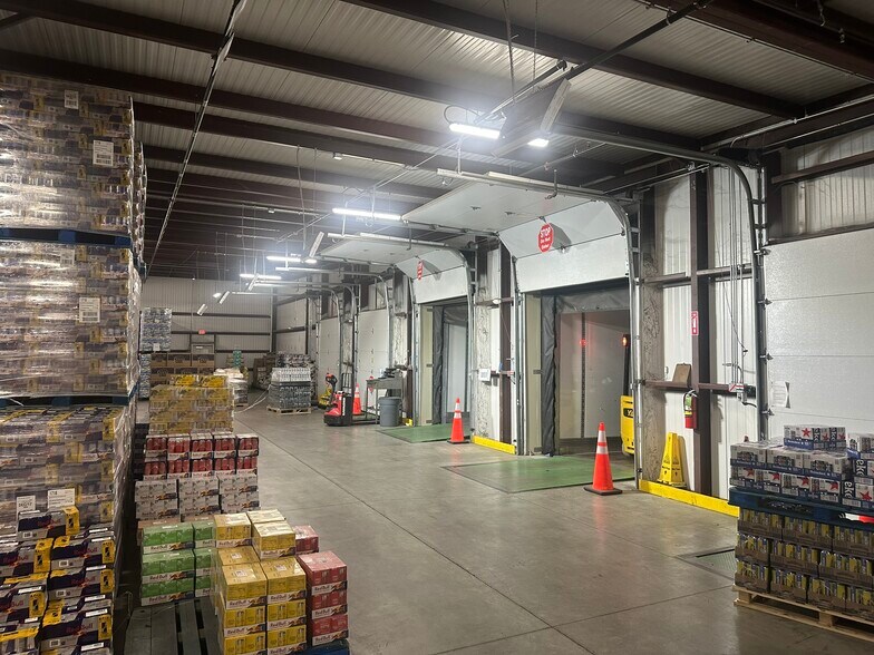 More Photos Of 400 SE Stafford St, Lawton Distribution For Sale