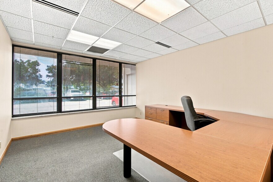 More Photos Of 900 SE Ocean Blvd, Stuart Medical For Sale
