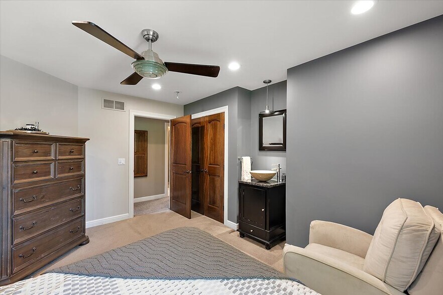 More Photos Of 1330 Oxford Rd, Bloomfield Hills Specialty For Sale