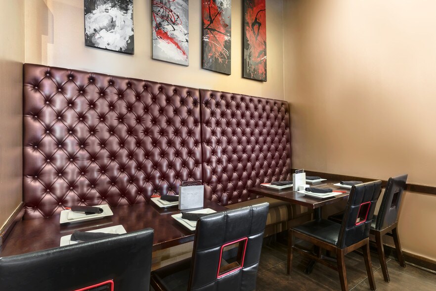 More Photos Of 675 W Golf Rd, Hoffman Estates Storefront For Lease