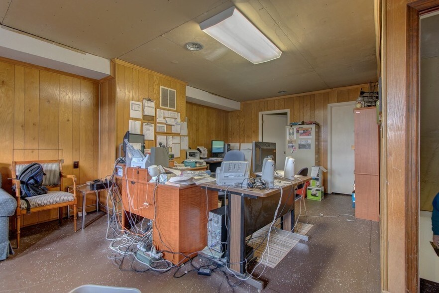 More Photos Of 4311 Appleton Ave NW, Roanoke Office For Lease