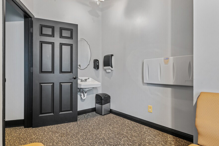 More Photos Of 2450 Pontoon Rd, Granite City Religious Facility For Sale