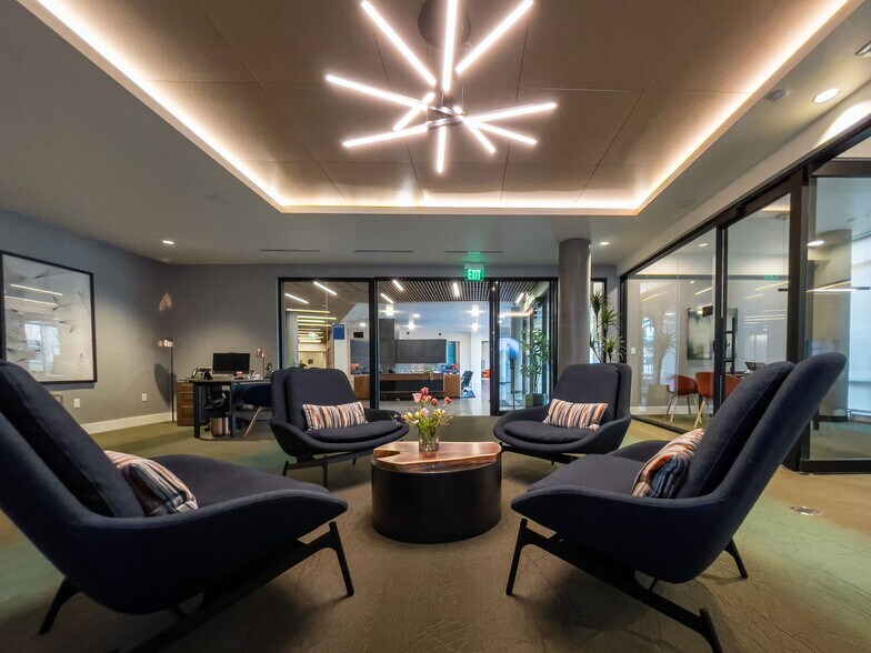 More Photos Of 11811-11821 NE 128th St, Kirkland Multifamily For Sale