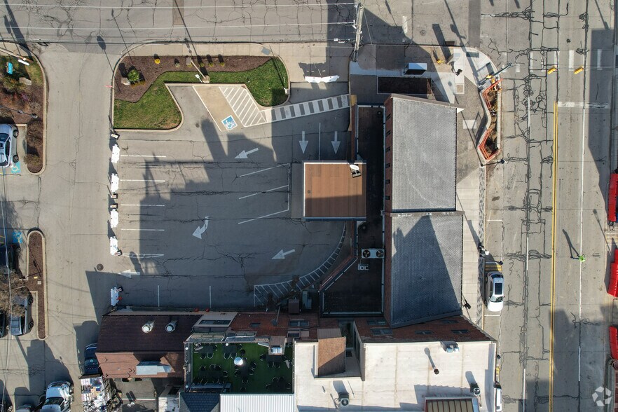 More Photos Of 620 Washington Rd, Pittsburgh Bank For Lease