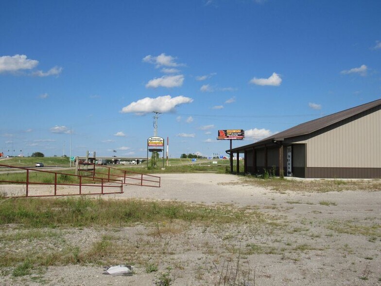 More Photos Of 975 E Daniel Dr, Mount Vernon Manufacturing For Sale