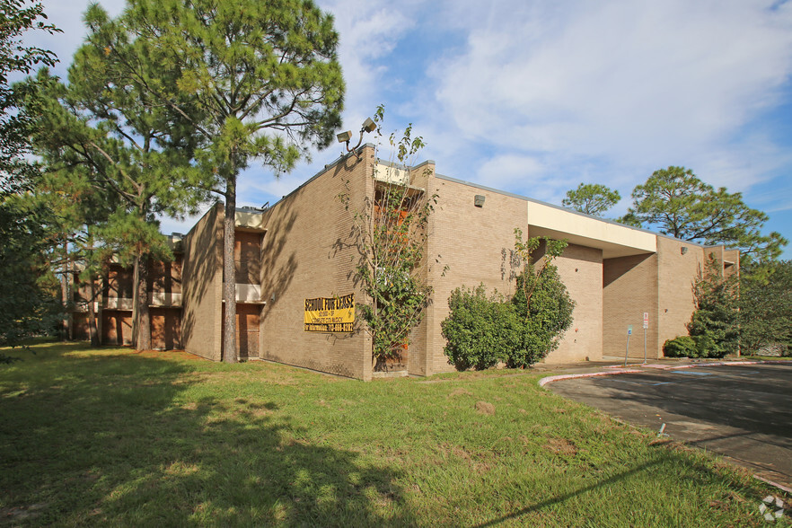 Primary Photo Of 5909 England St, Houston Schools For Sale