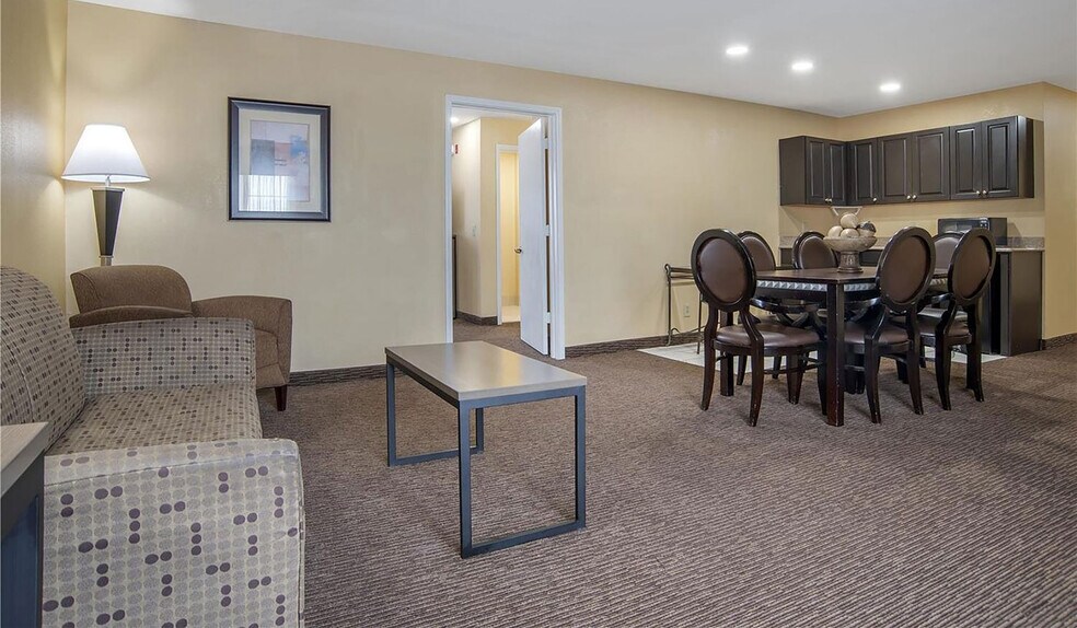 More Photos Of 5041 Academy Ln, Bessemer Hotel For Sale