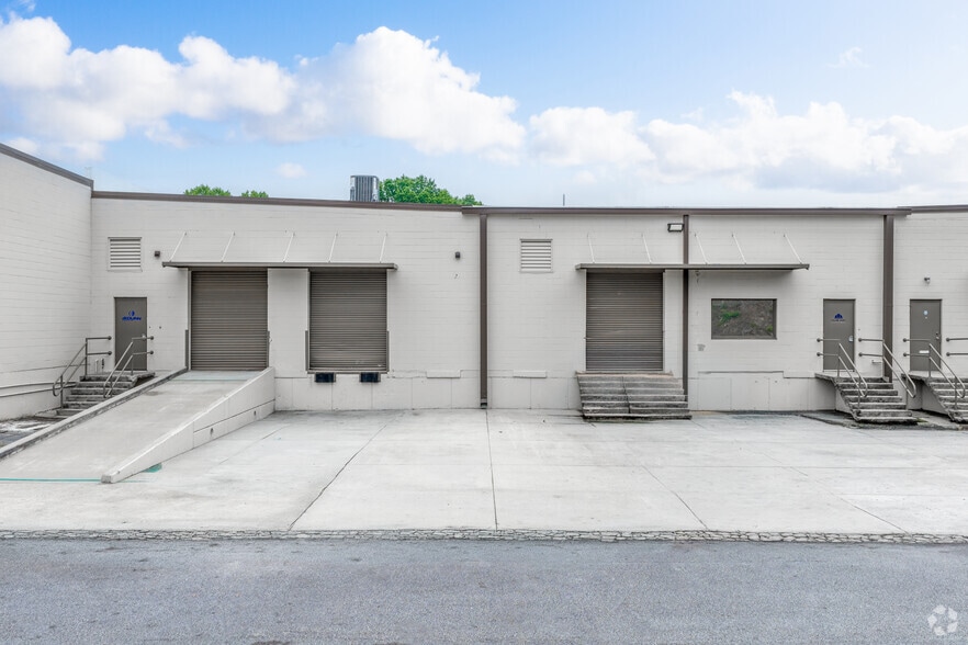 More Photos Of 1450-1468 Chattahoochee Ave NW, Atlanta Warehouse For Lease