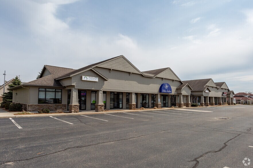More Photos Of 2355 Belmont Center Dr NE, Belmont General Retail For Lease