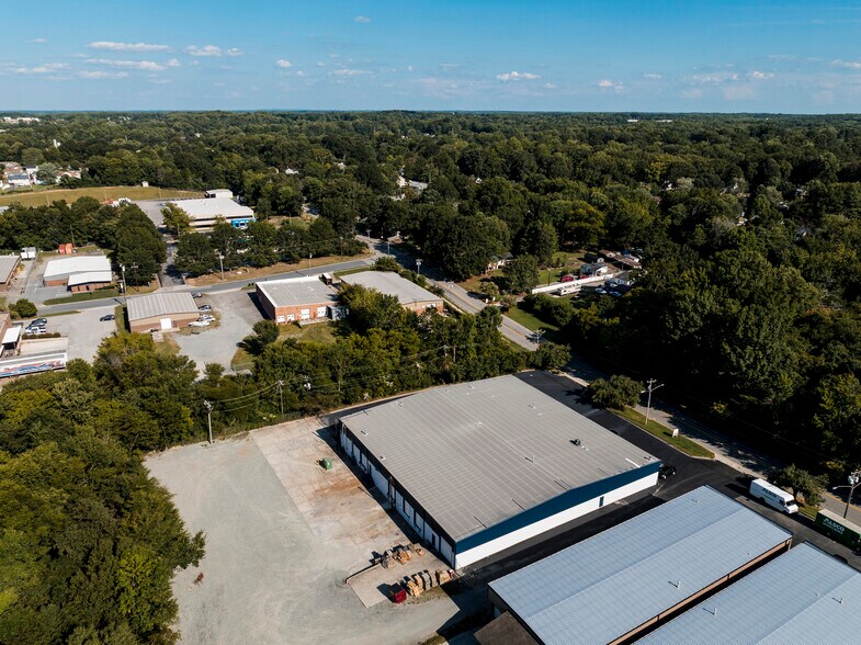 More Photos Of 510 Corliss St, Greensboro Light Manufacturing For Lease