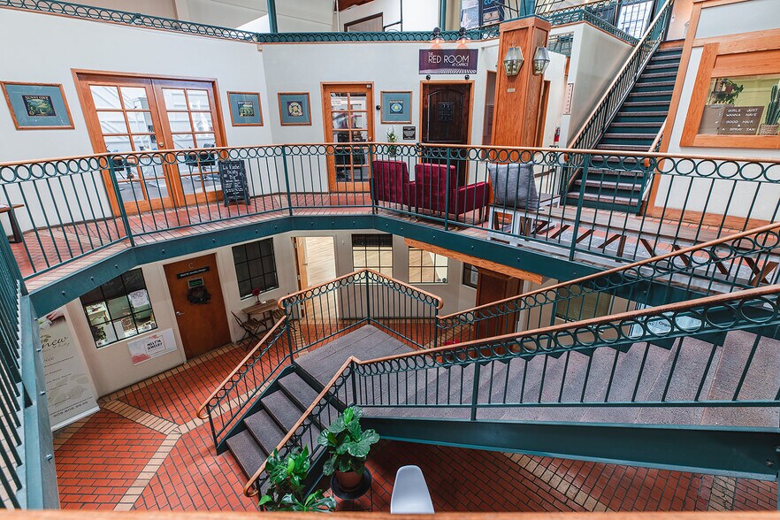 More Photos Of 102-104 E State St, Redlands Storefront Retail Office For Lease