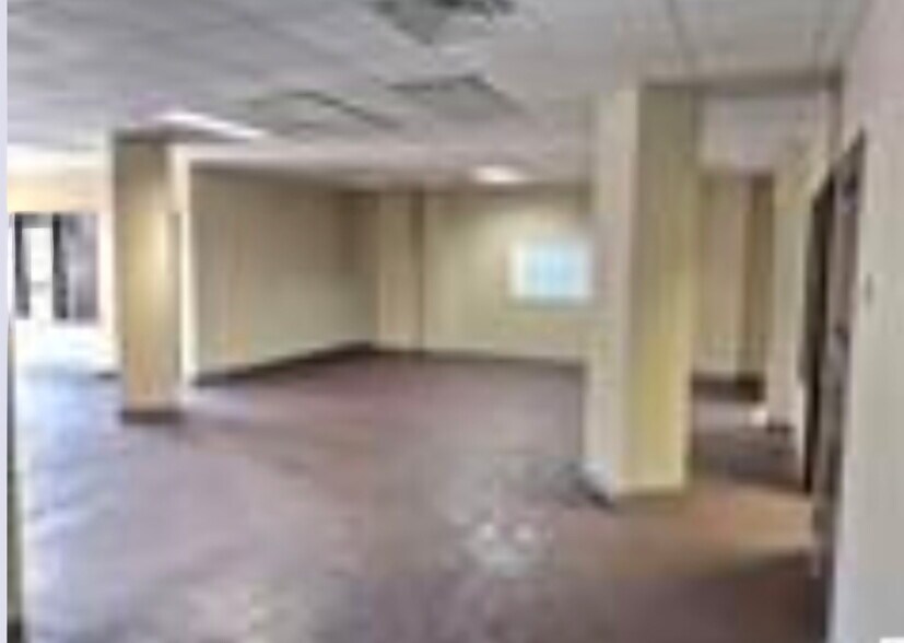 More Photos Of 639 E Madison Ave, Bastrop Office For Lease