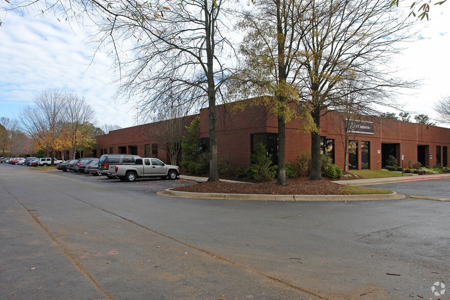 More Photos Of 6767 Old Madison Pike, Huntsville Office For Lease