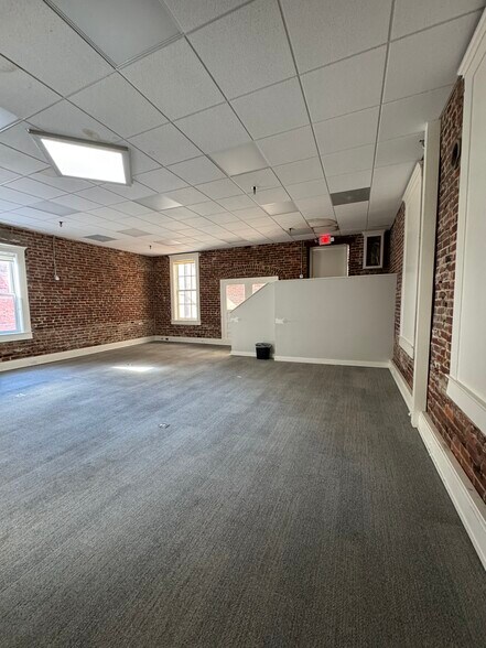 More Photos Of 117-121 N State St, Jackson Loft Creative Space For Lease