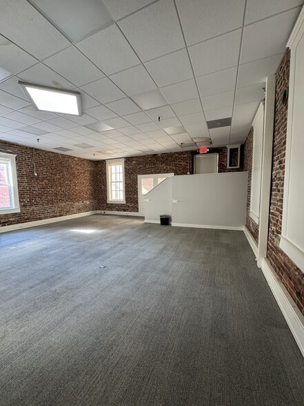 More Photos Of 117-121 N State St, Jackson Loft Creative Space For Lease
