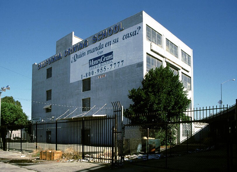 More Photos Of 1608 E 15th St, Los Angeles Warehouse For Lease