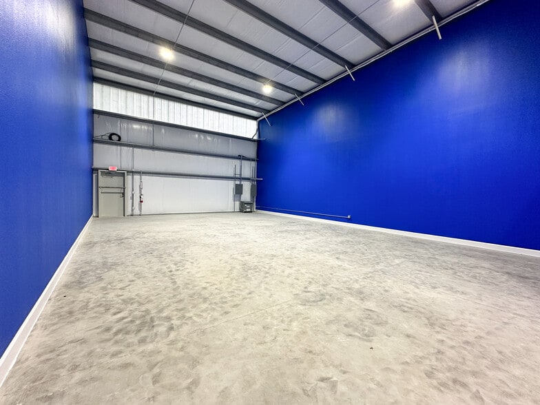 More Photos Of 23645 Gosling Rd, Spring Flex For Lease
