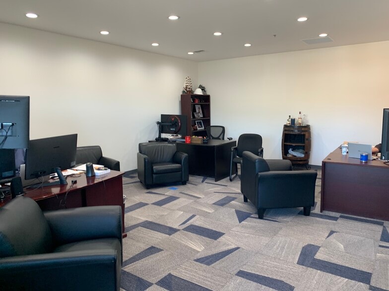 More Photos Of 11185 Roswell Ave, Pomona Warehouse For Lease
