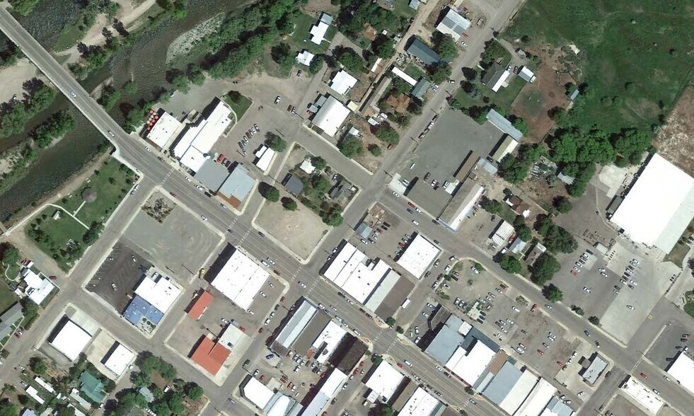 More Photos Of 414 Main St, Salmon Storefront For Sale