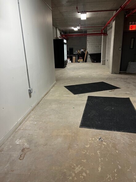 More Photos Of 82 Suydam St, Brooklyn Warehouse For Lease